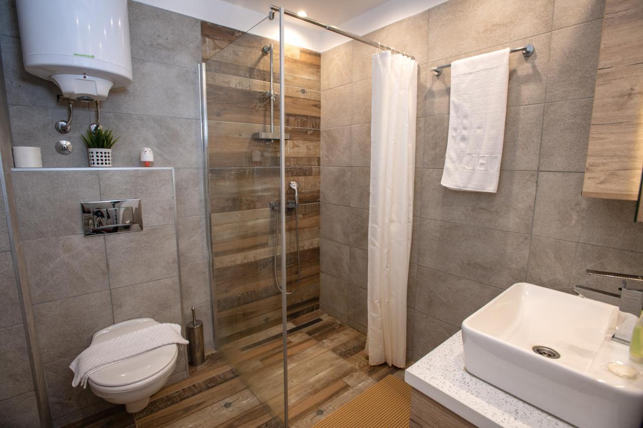 Deltalux Apartmani Milmari 카파오닉 외부 사진